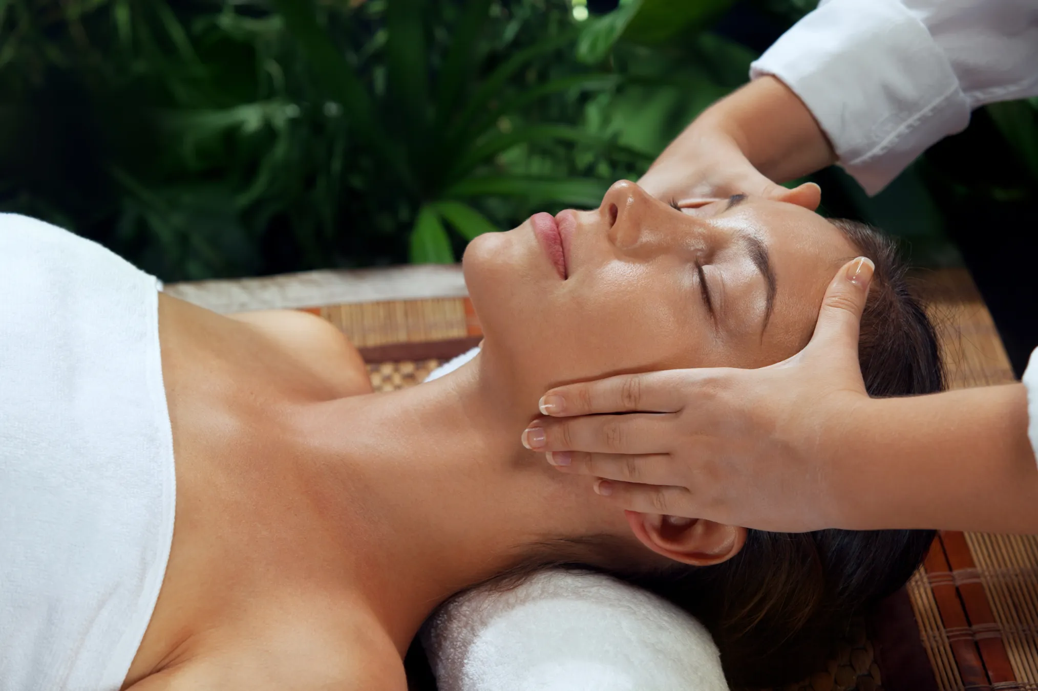 Ayurvedic beauty care facial therapy session promoting natural skin glow and relaxation